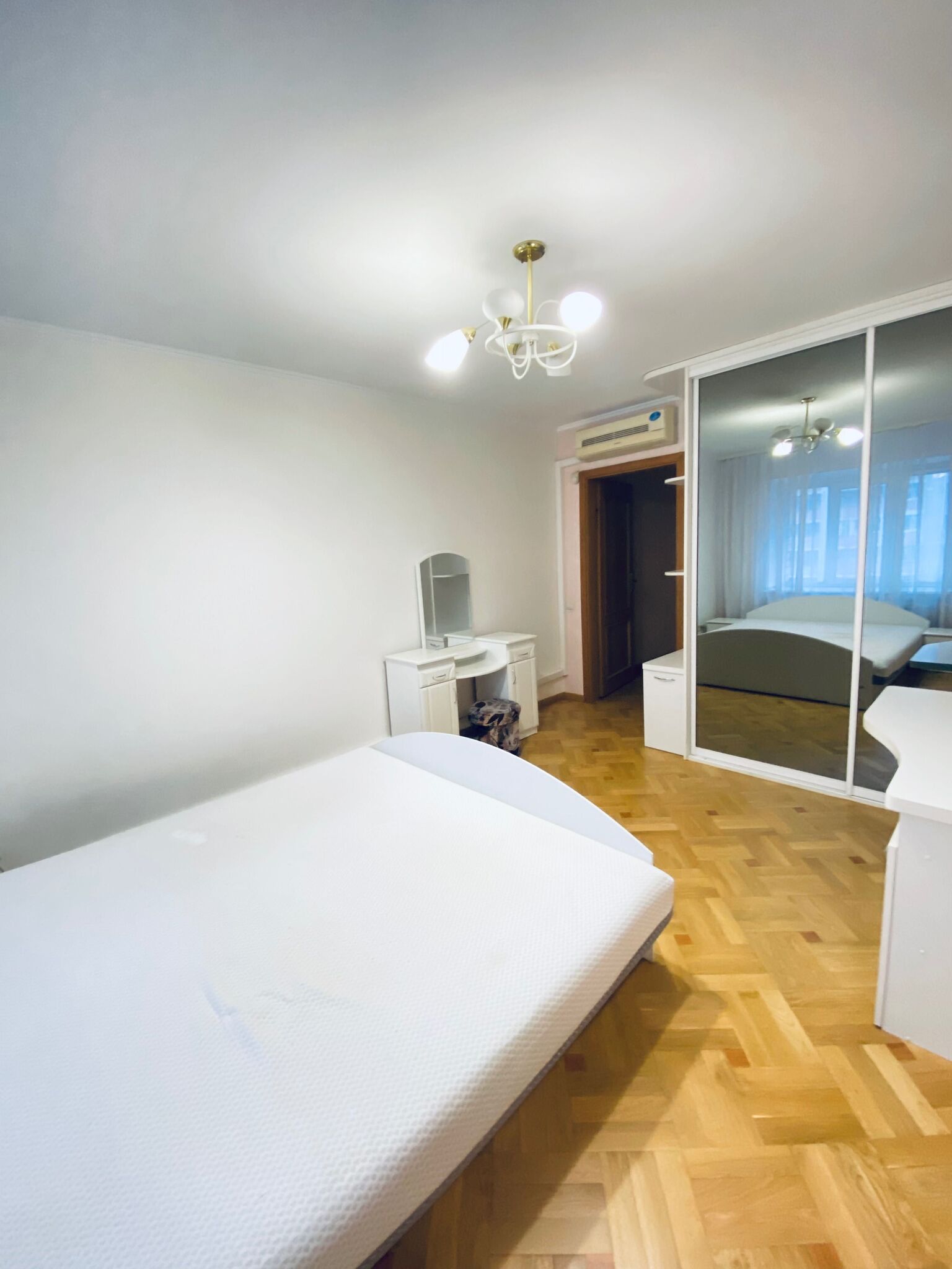 Продаж 3-кімнатної квартири 92 м²