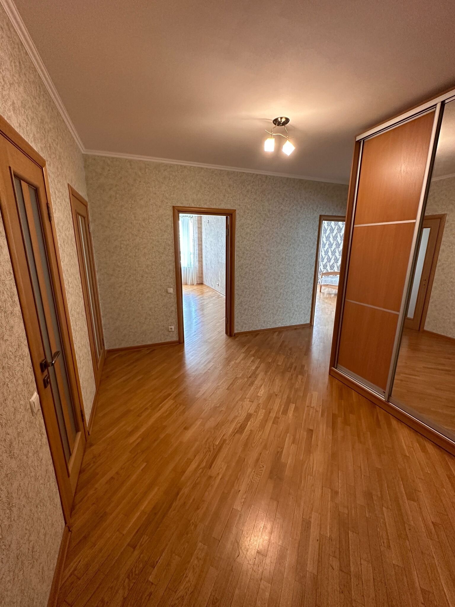 Продаж 3-кімнатної квартири 102 м²