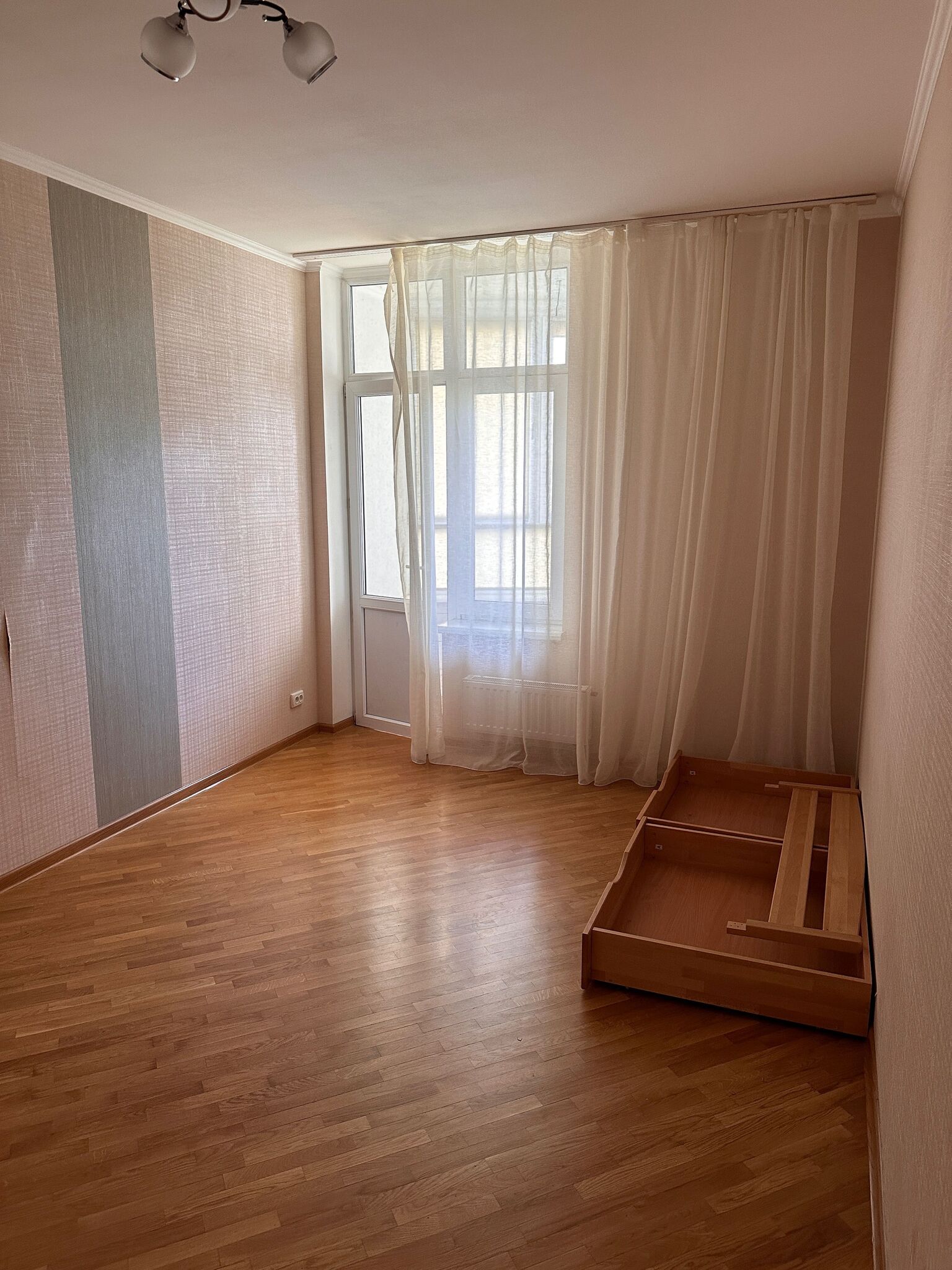 Продаж 3-кімнатної квартири 102 м²