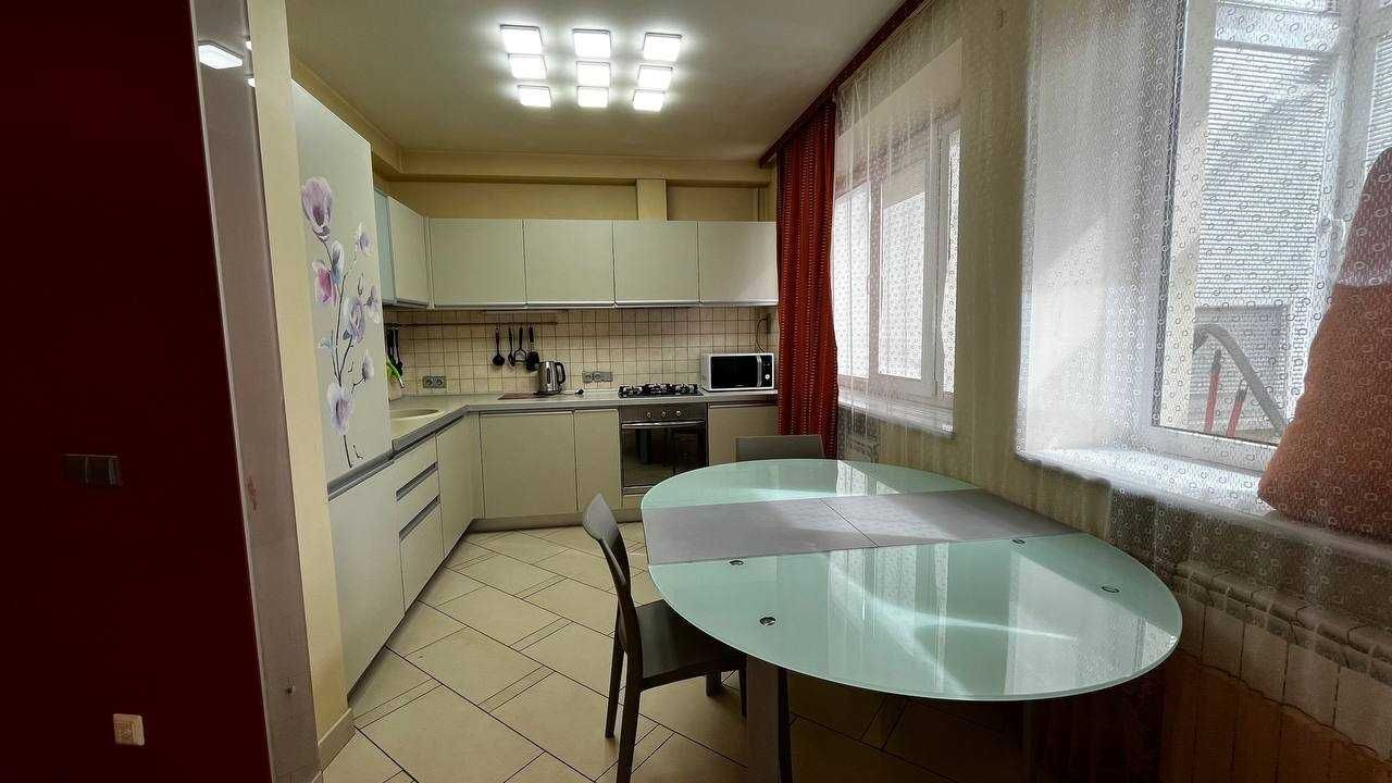 Аренда 2-комнатной квартиры 90 м²