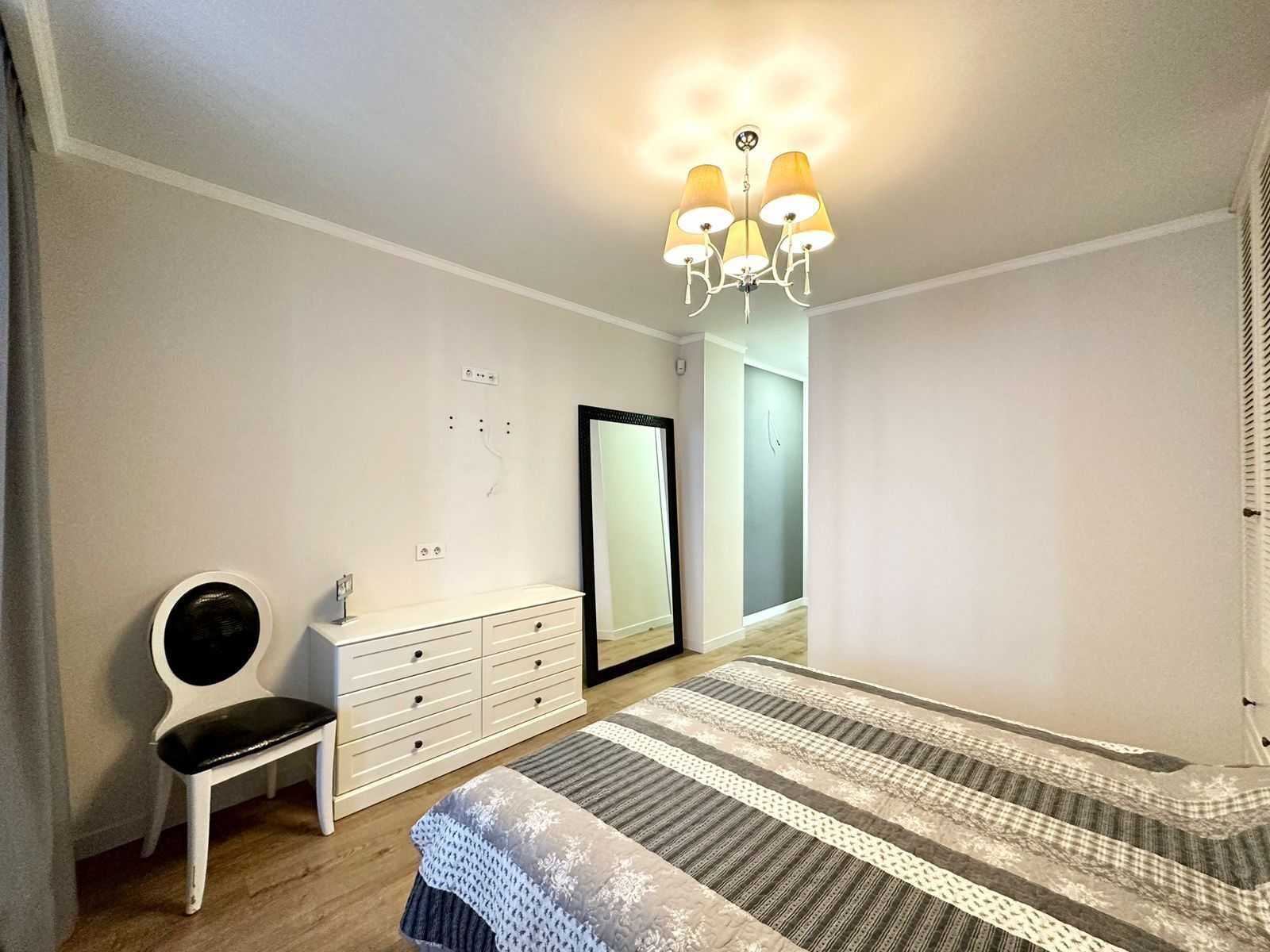 Продажа 2-комнатной квартиры 96 м²