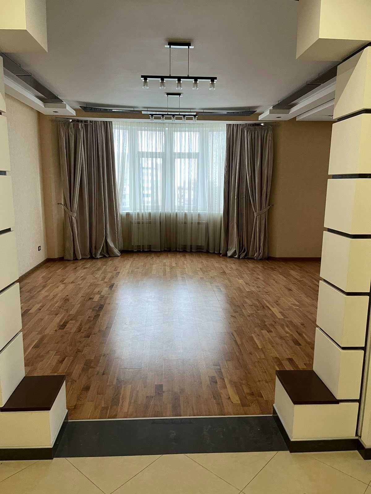 Аренда 5-комнатной квартиры 260 м²