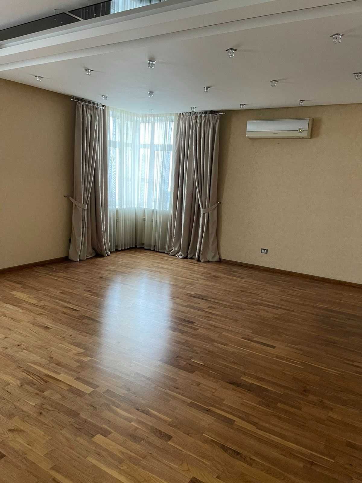 Аренда 5-комнатной квартиры 260 м²