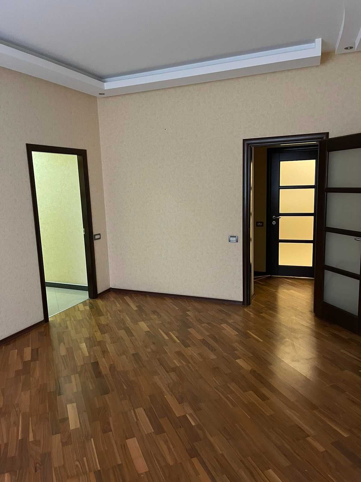 Аренда 5-комнатной квартиры 260 м²