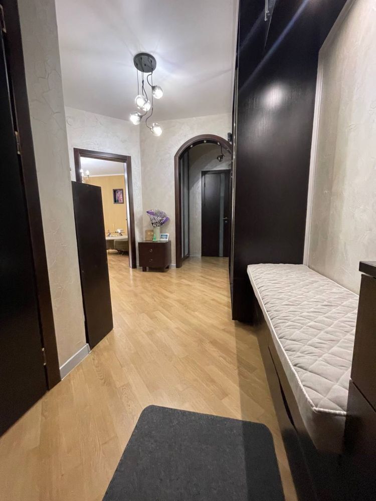 Продаж 2-кімнатної квартири 82 м²