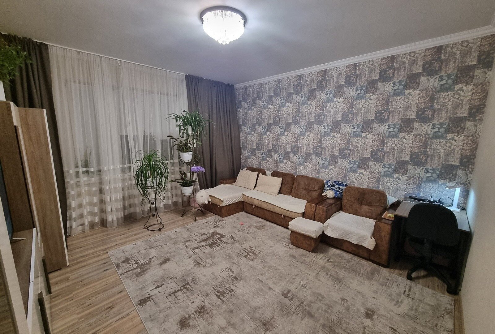 Продаж 2-кімнатної квартири 77 м²