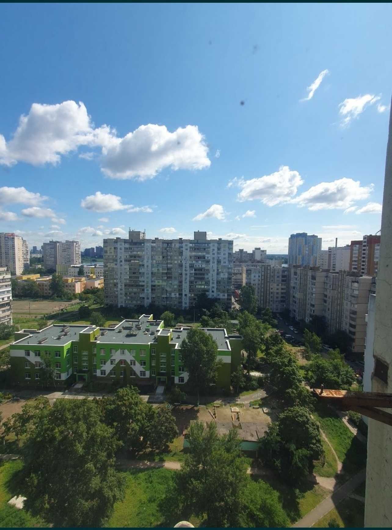 Продаж 2-кімнатної квартири 56 м²