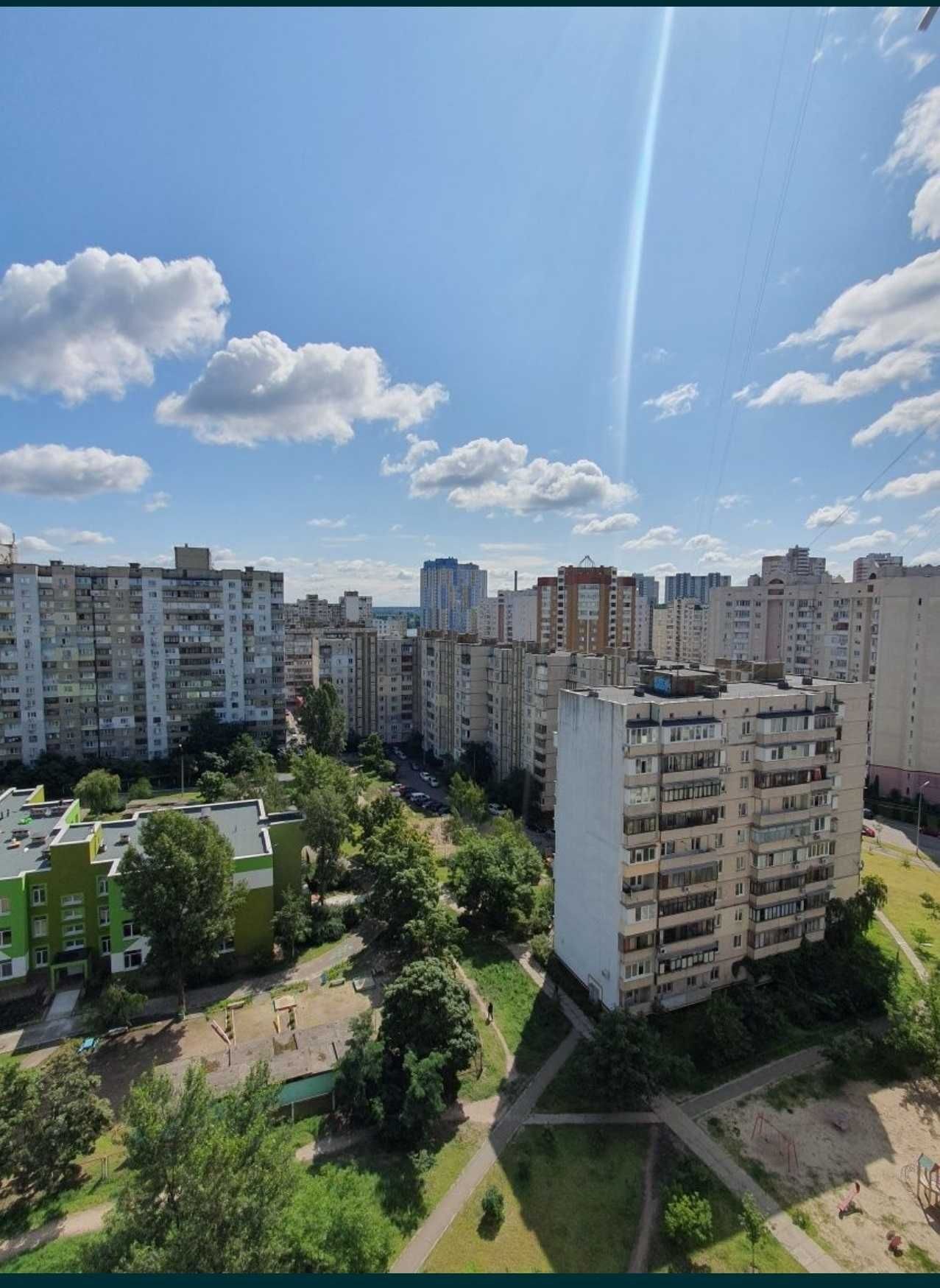 Продаж 2-кімнатної квартири 56 м²