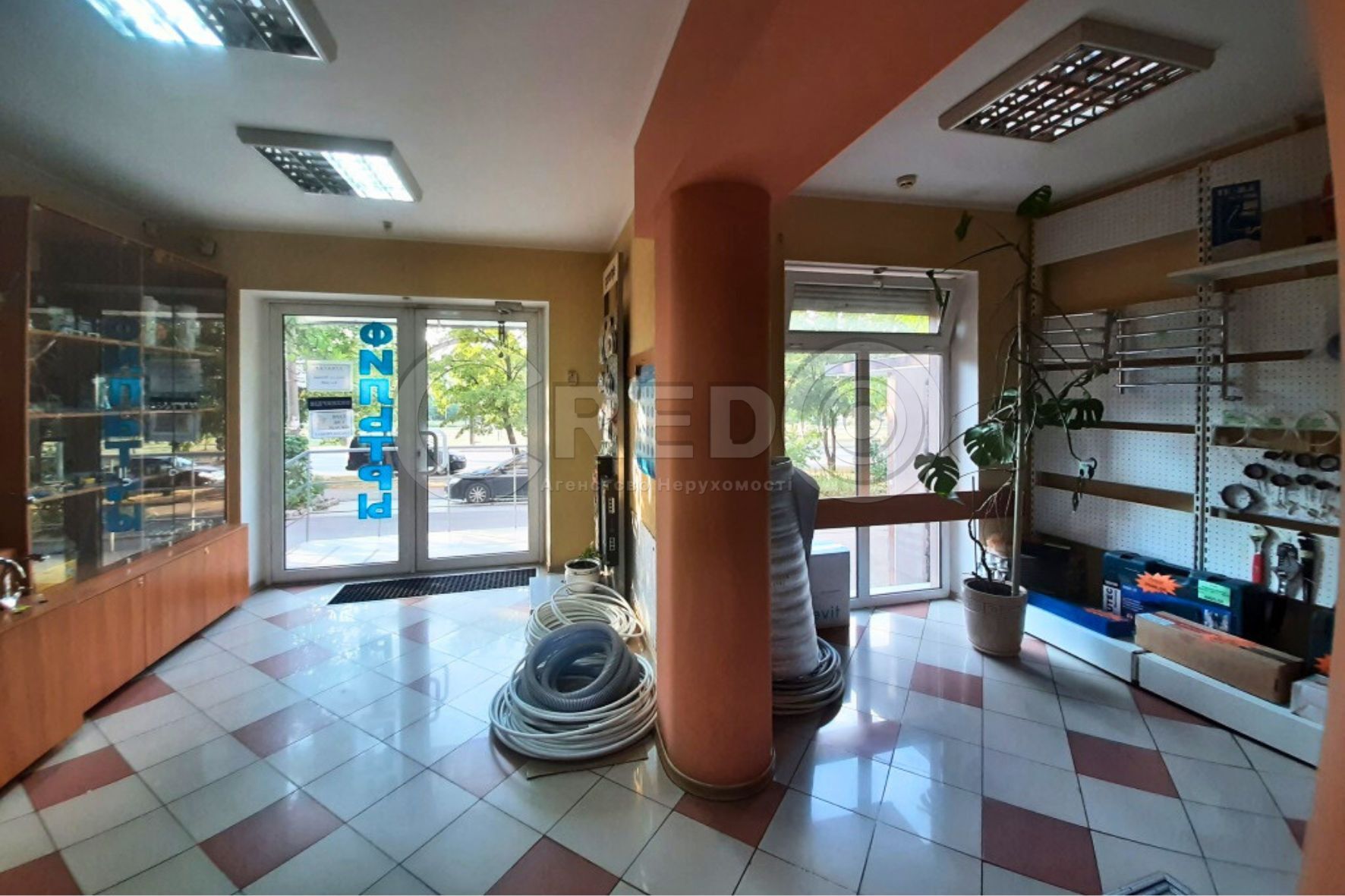 Продаж торговельного приміщення 113.8 м², Івана Авраменка вул.