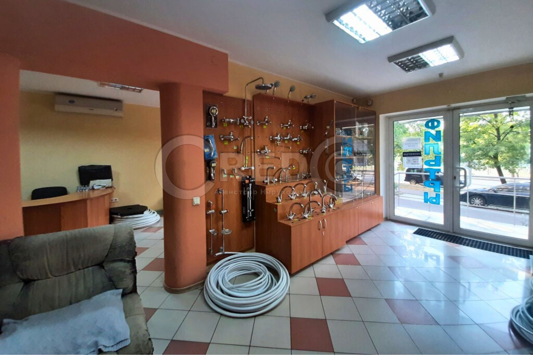 Продаж торговельного приміщення 113.8 м², Івана Авраменка вул.