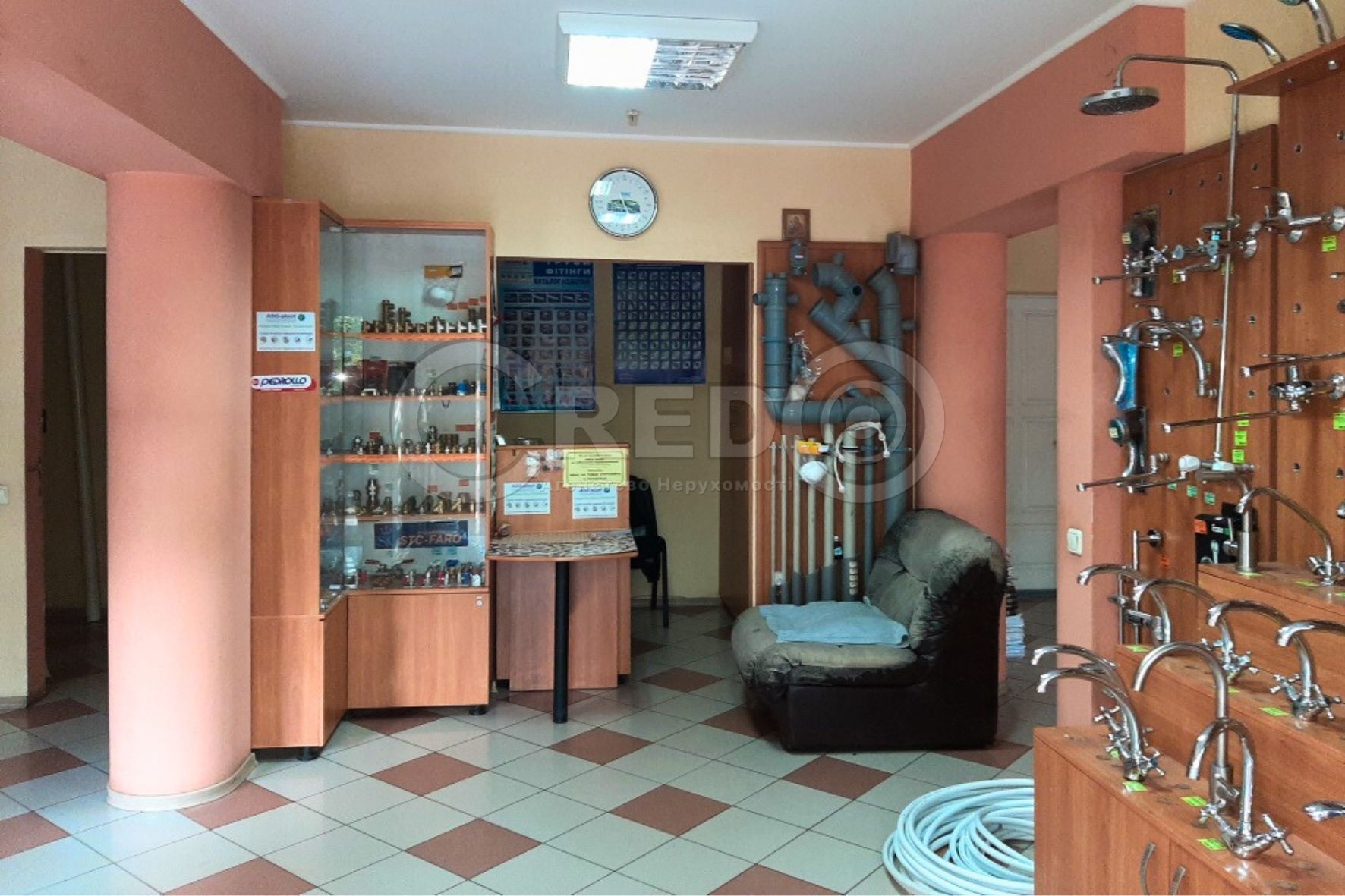 Продаж торговельного приміщення 113.8 м², Івана Авраменка вул.
