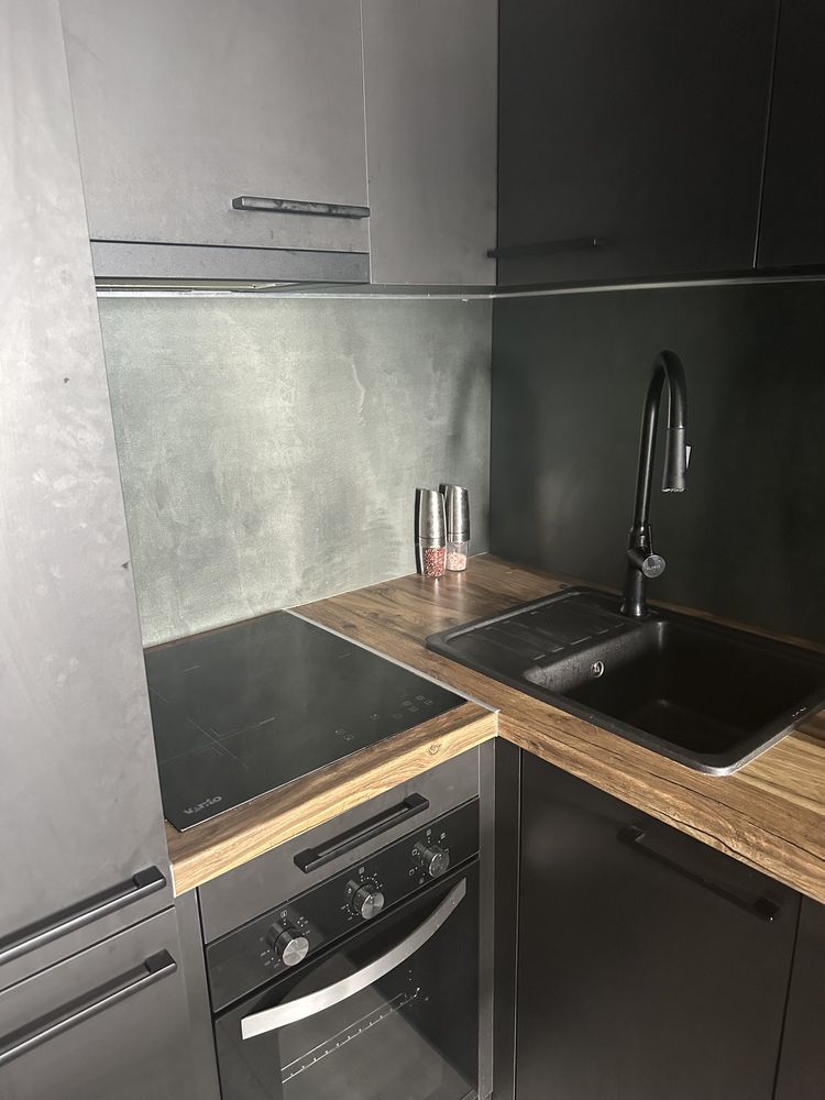 Продажа 2-комнатной квартиры 77 м²