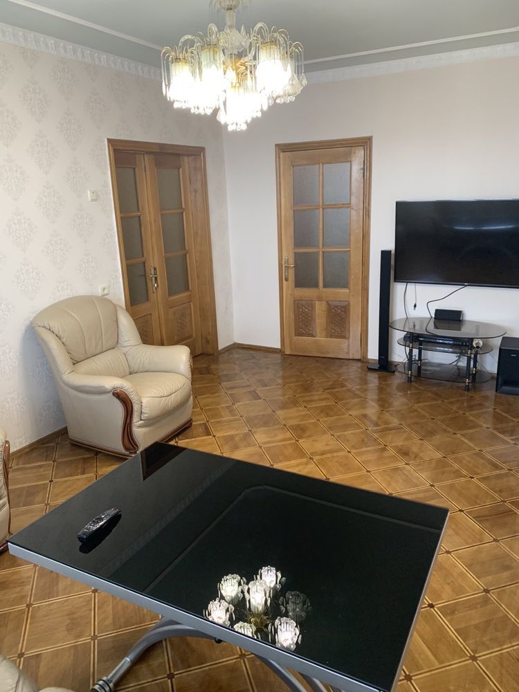 Продаж 4-кімнатної квартири 82 м²