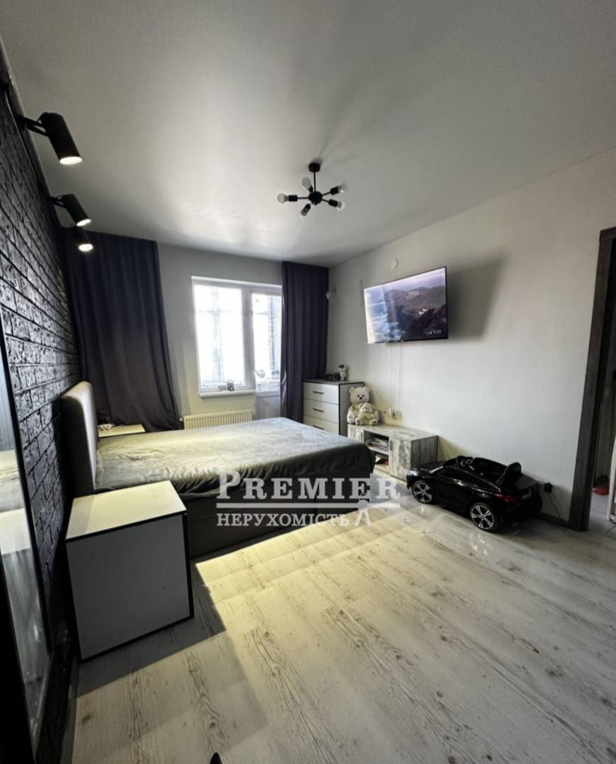 Продаж 1-кімнатної квартири 43 м², Академіка Сахарова вул.