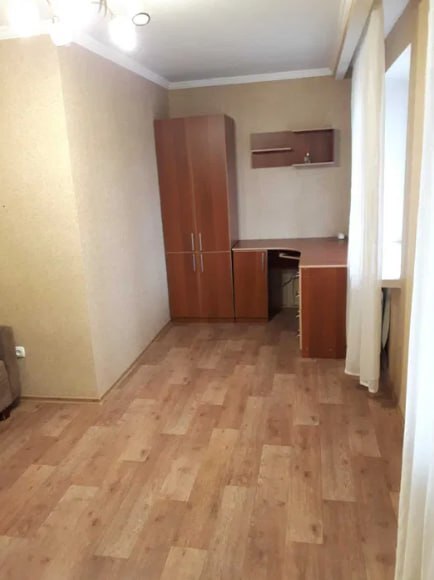 Продаж 2-кімнатної квартири 68 м², Веретенівська вул.