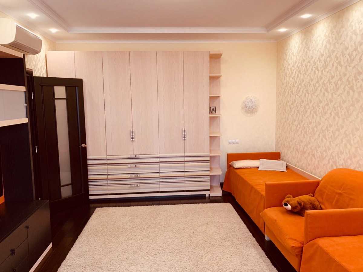 Продаж 3-кімнатної квартири 140 м², Лесі Українки бул., 7Б