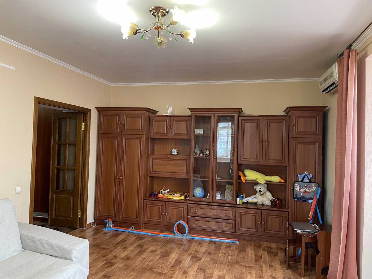 Продаж 2-кімнатної квартири 75 м², Урлівська вул., 8А