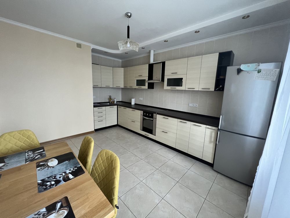 Продаж 2-кімнатної квартири 71 м²