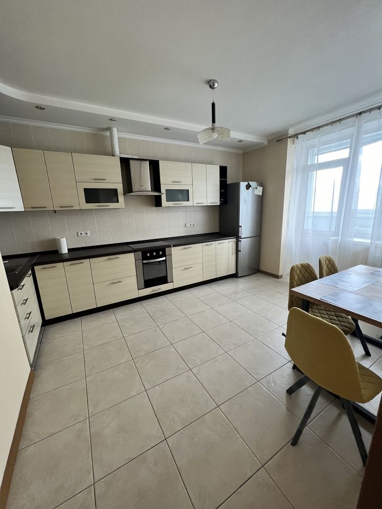 Продаж 2-кімнатної квартири 71 м²