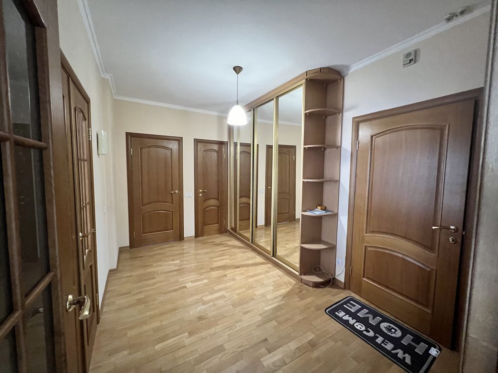 Продаж 2-кімнатної квартири 71 м²