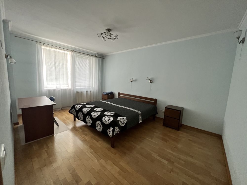 Продаж 2-кімнатної квартири 71 м²