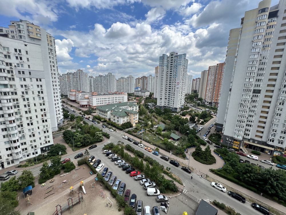 Продаж 2-кімнатної квартири 71 м²