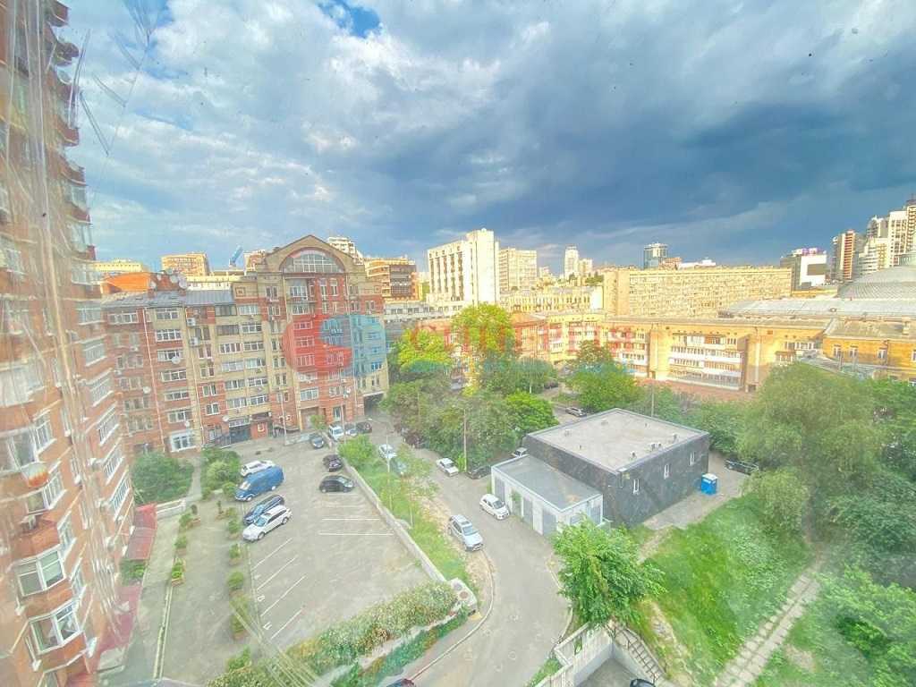 Продажа 3-комнатной квартиры 121 м², Златоустовская ул., 10/12