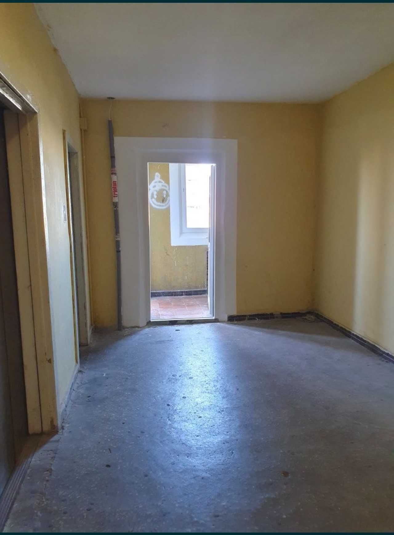 Продажа 2-комнатной квартиры 56 м²