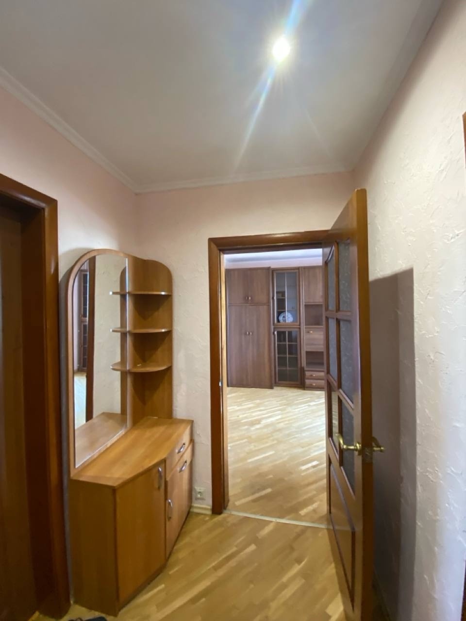 Продаж 2-кімнатної квартири 57 м², Автозаводська вул., 81