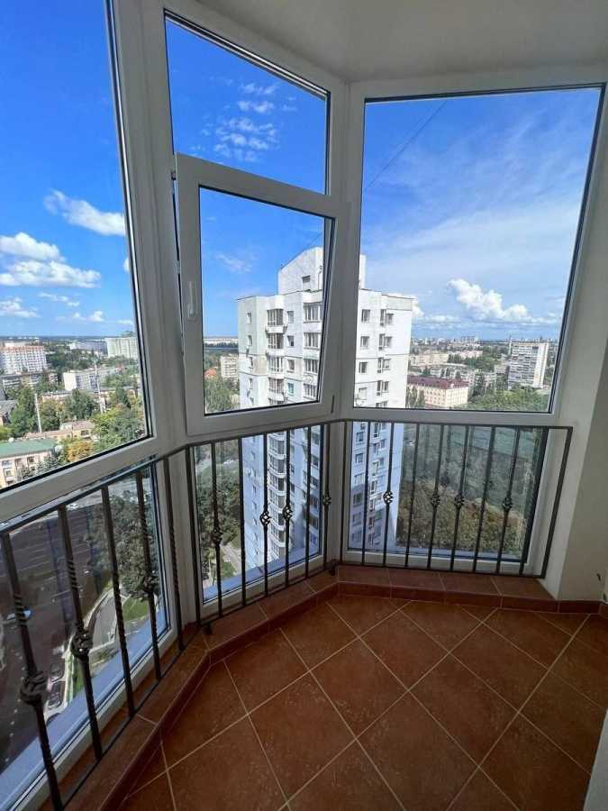 Продажа 3-комнатной квартиры 122 м², Львовская ул., 22А