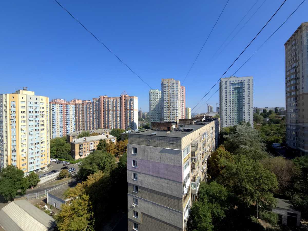 Продажа 2-комнатной квартиры 52 м², Науки просп., 9