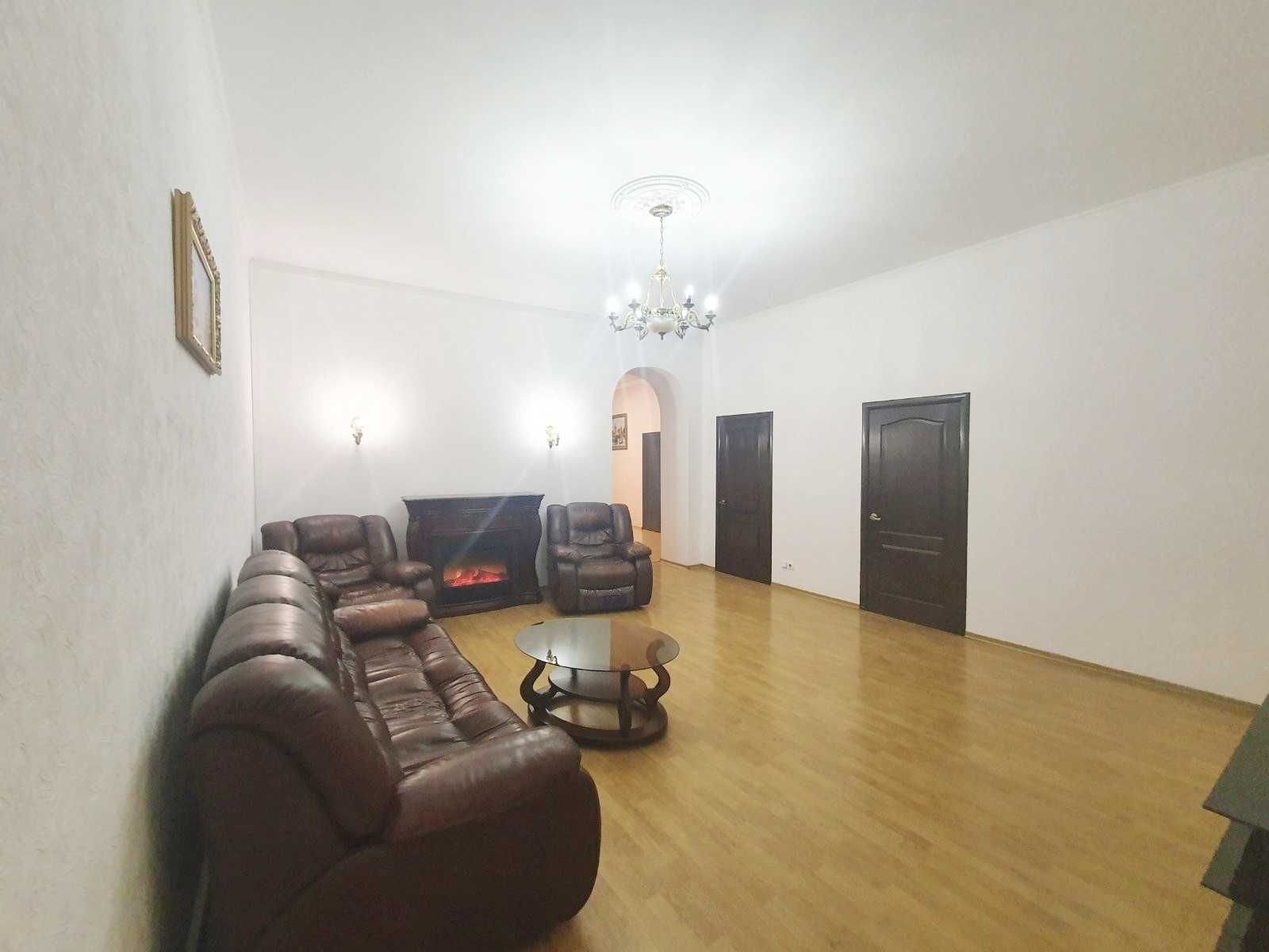 Аренда 3-комнатной квартиры 140 м²