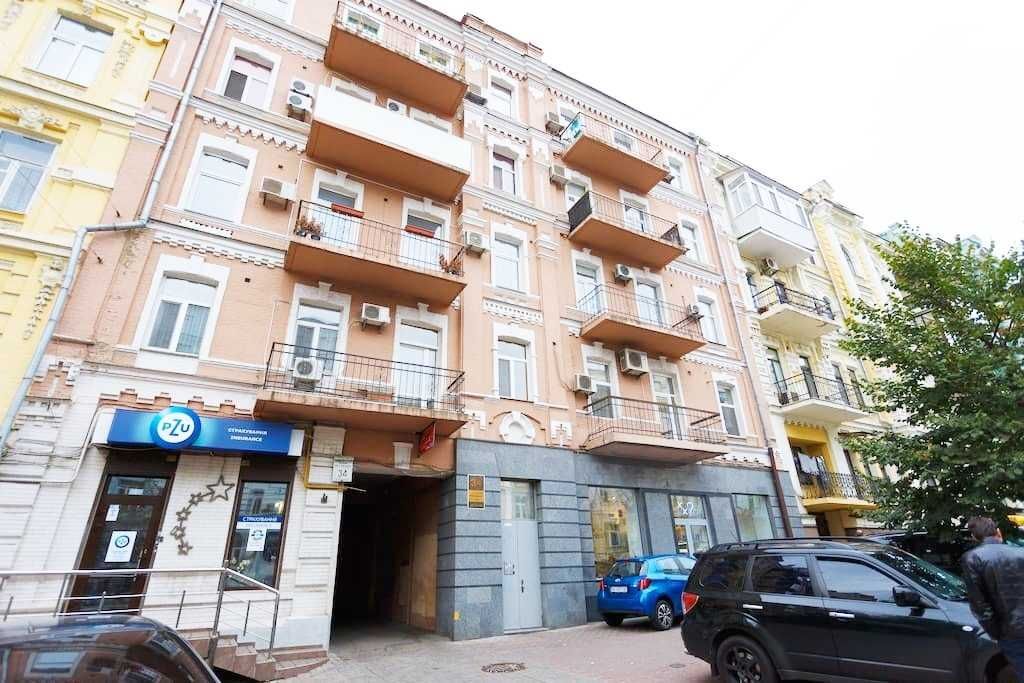 Аренда 3-комнатной квартиры 140 м²