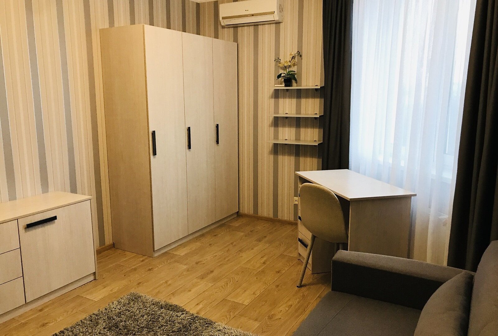 Оренда 3-кімнатної квартири 104 м²