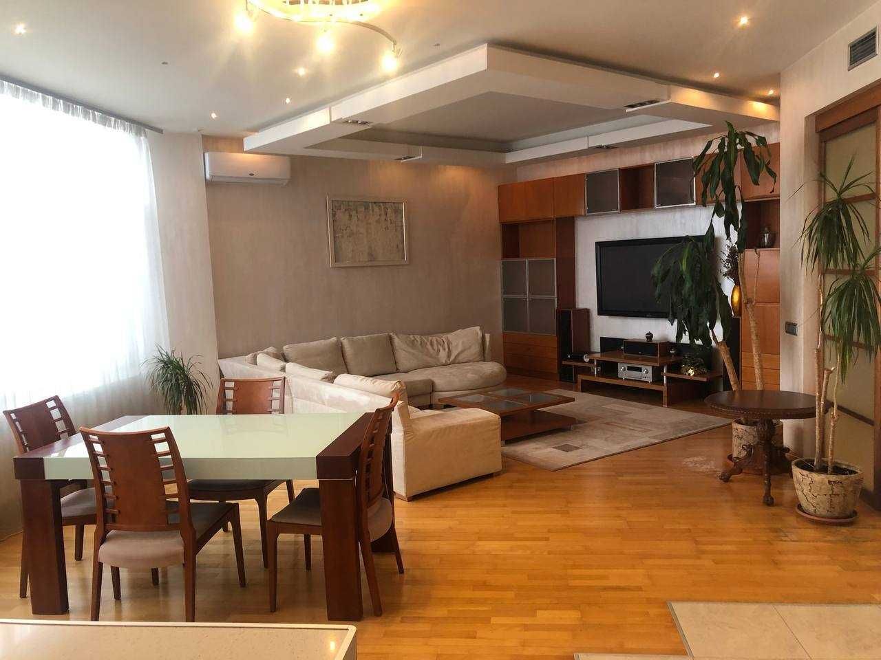 Аренда 3-комнатной квартиры 158 м²