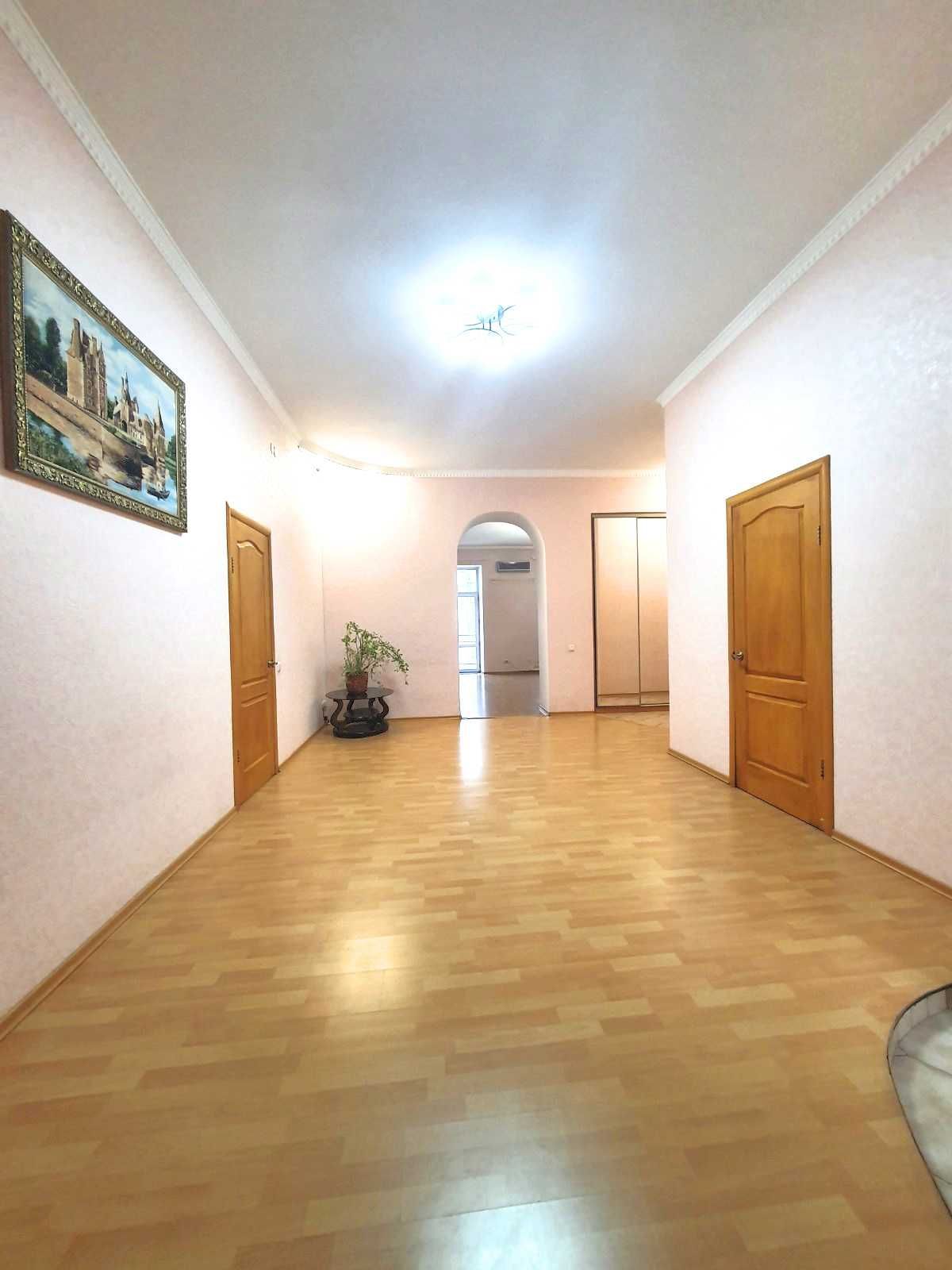 Аренда 3-комнатной квартиры 140 м²