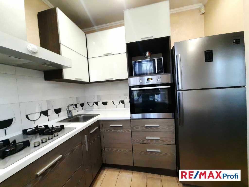 Продажа 3-комнатной квартиры 57 м², Ереванская ул., 29