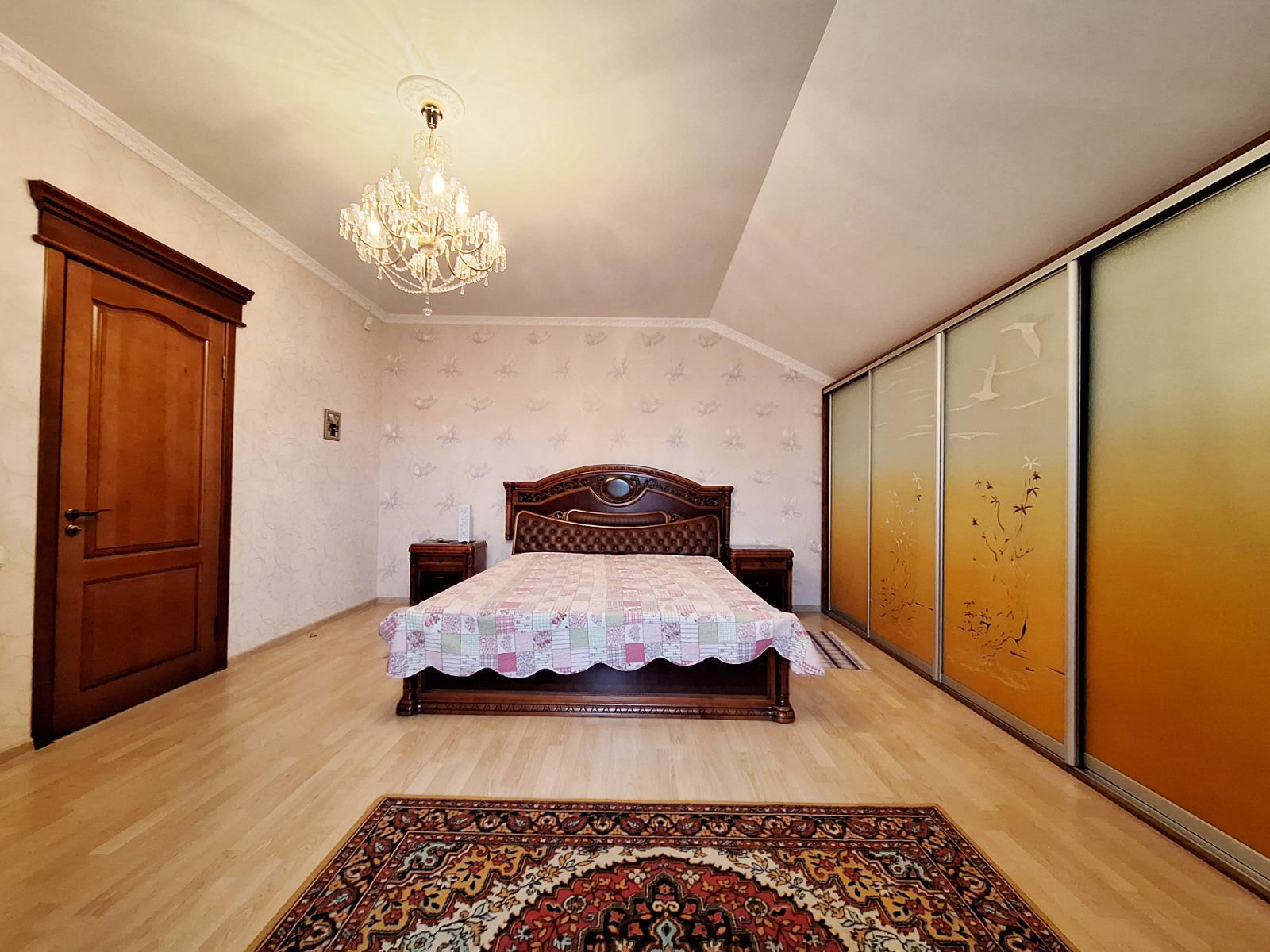 Продаж будинку 180 м²