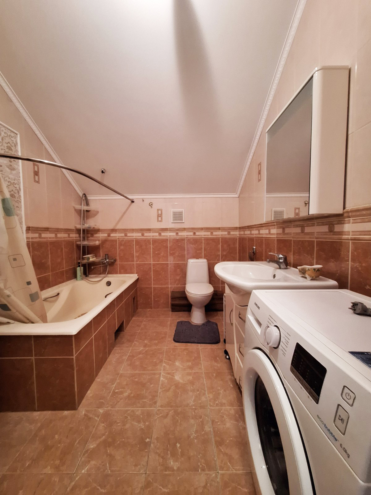 Продаж будинку 180 м²