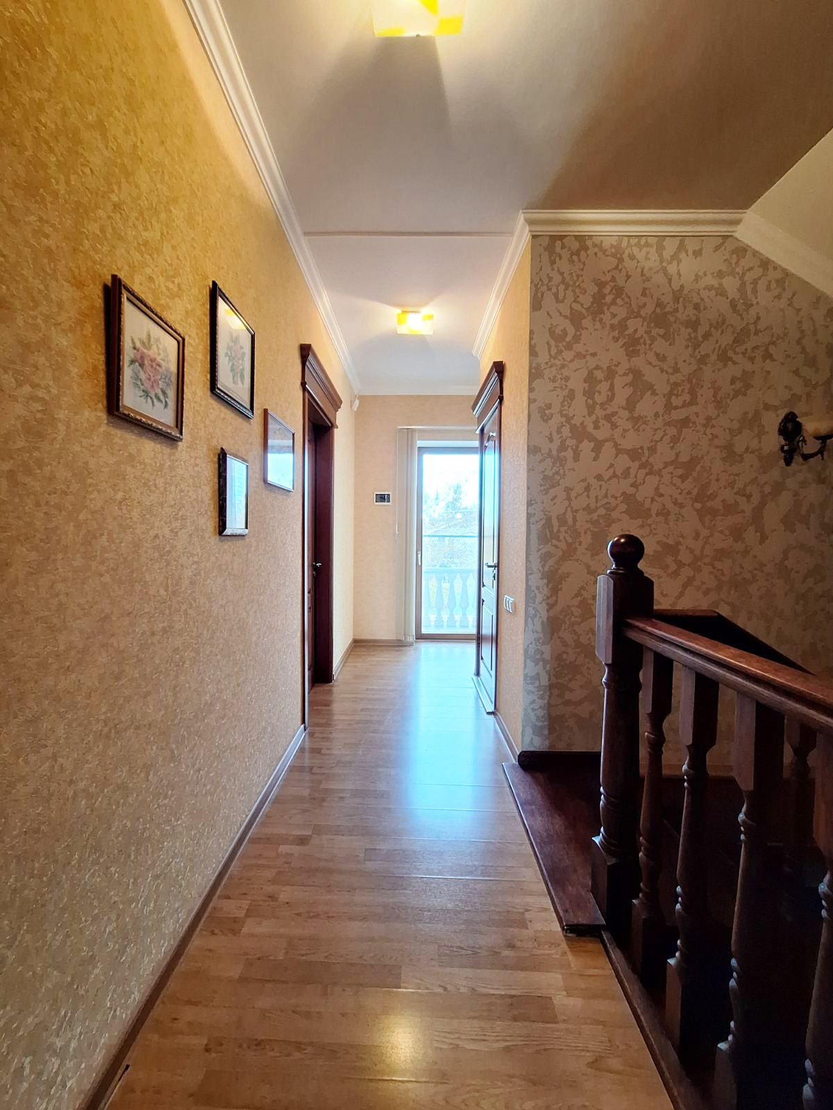 Продаж будинку 180 м²