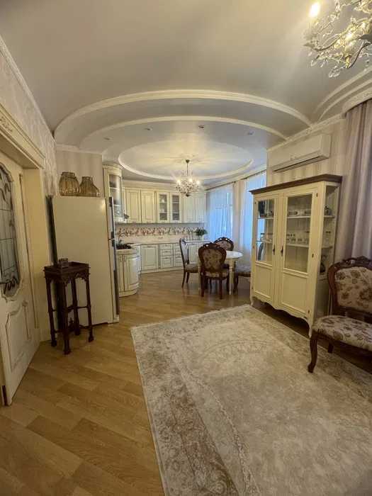 Продаж 4-кімнатної квартири 130 м², Зоопарковая вул., 2