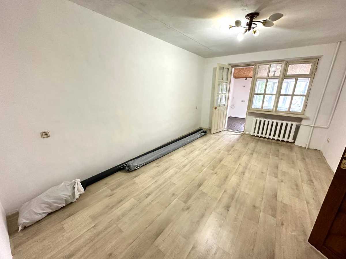 Продаж 2-кімнатної квартири 51.4 м², Миру вул.