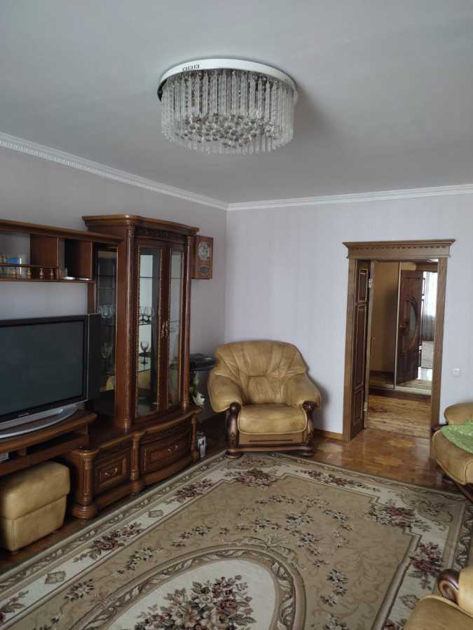 Аренда 3-комнатной квартиры 110 м², Николая Голего ул., 5