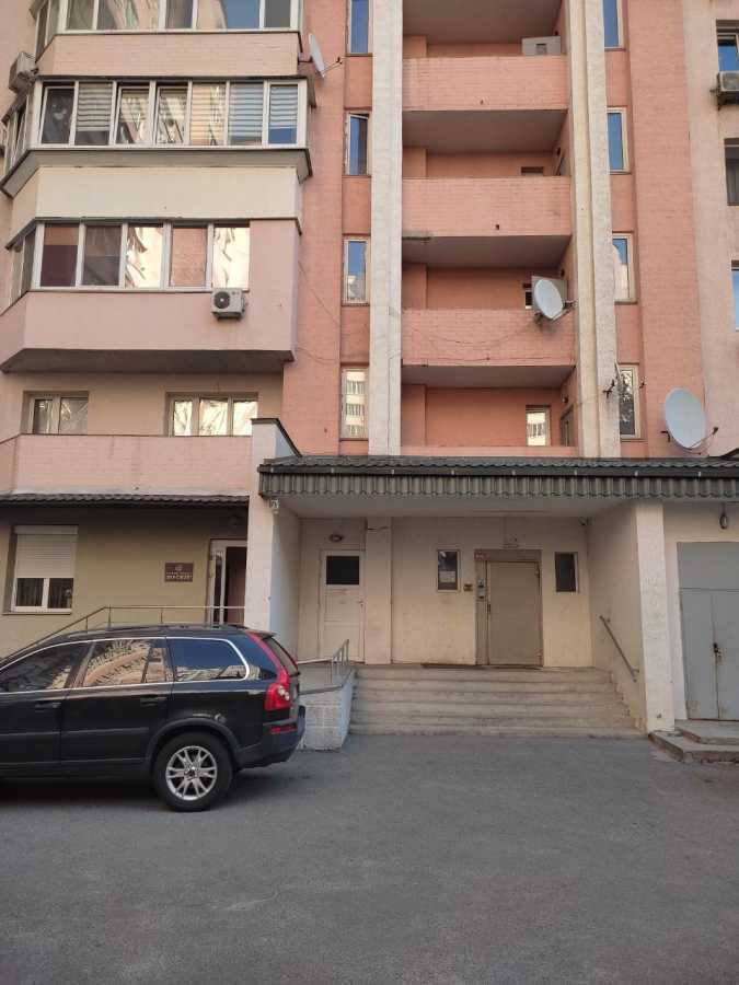 Аренда 3-комнатной квартиры 110 м², Николая Голего ул., 5