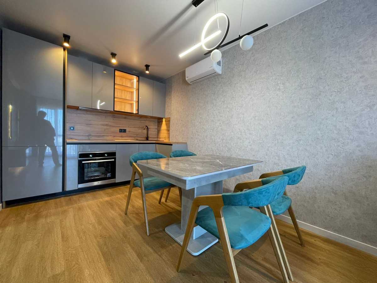 Продажа 1-комнатной квартиры 42 м², Михаила Максимовича ул., 24