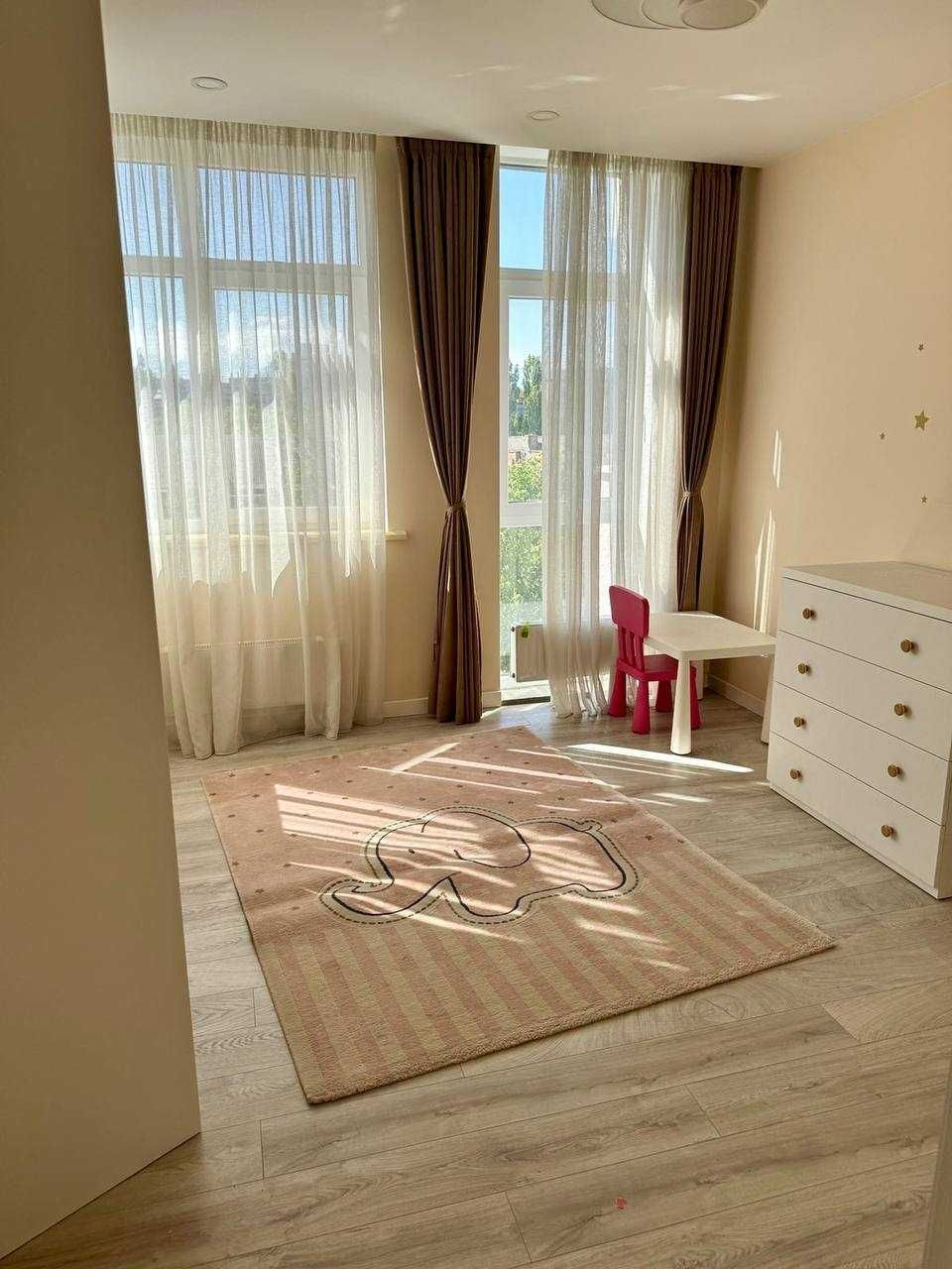 Продаж 2-кімнатної квартири 74 м²