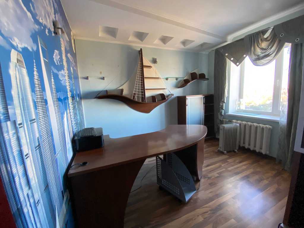 Продаж 5-кімнатної квартири 210.2 м², Левітана, 79