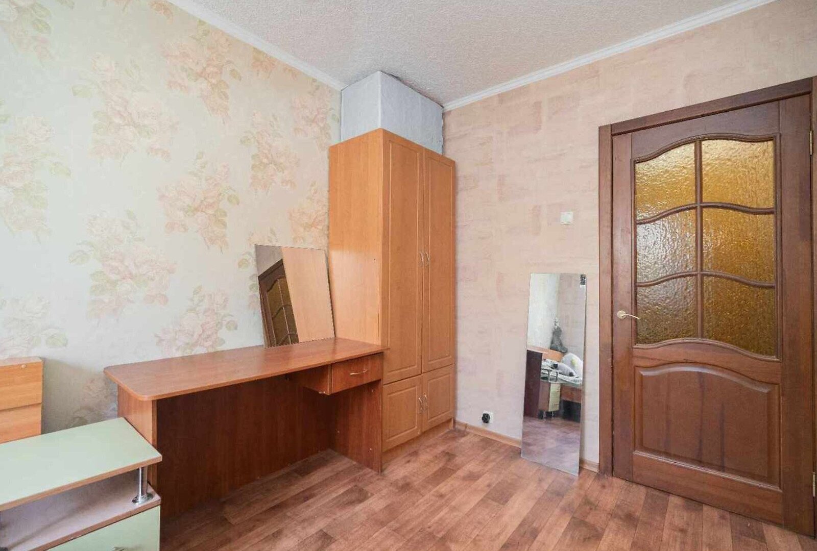 Продаж 4-кімнатної квартири 57 м²