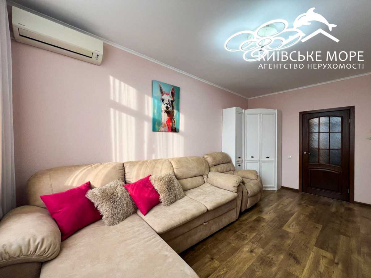 Продаж 2-кімнатної квартири 67 м², Воскресенська вул., 14Б