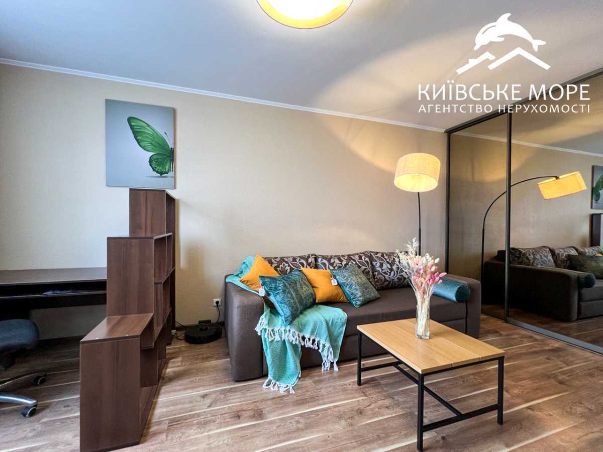 Продаж 1-кімнатної квартири 52 м², Воскресенська вул., 12Б